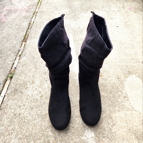 Boots 👢 - Picture 2 of 7